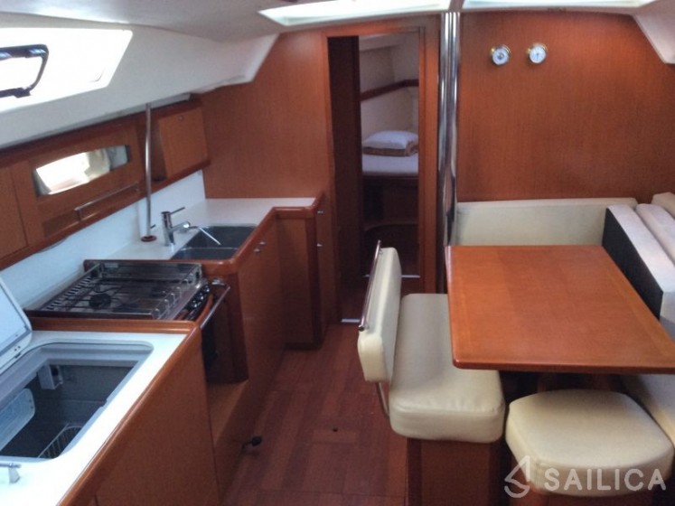 Oceanis 46 - Yacht Charter Sailica