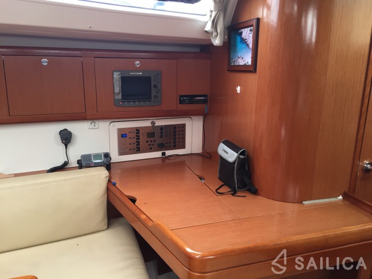 Oceanis 46 - Yacht Charter Sailica