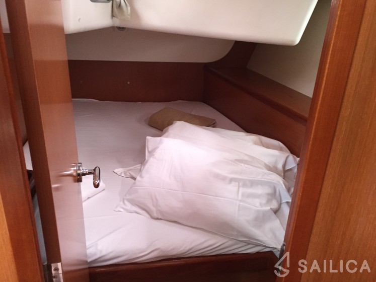 Oceanis 46 - Yacht Charter Sailica
