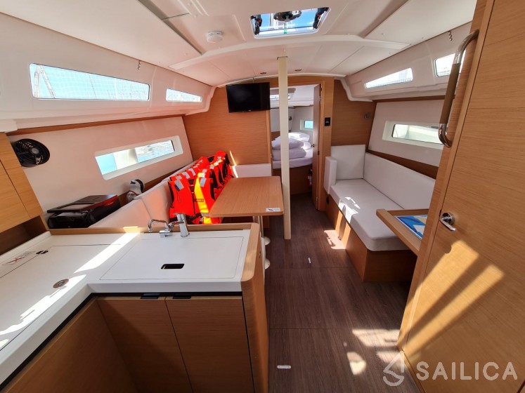 Sun Odyssey 380 - Yacht Charter Sailica