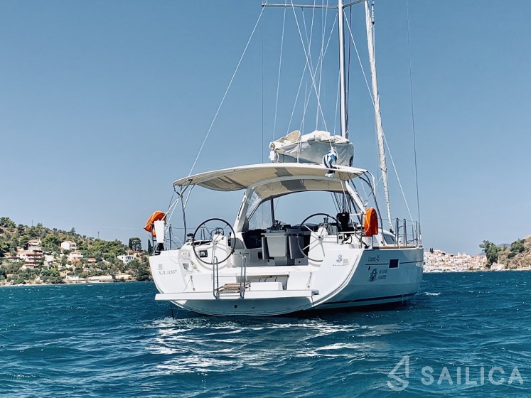Oceanis 45 - Yacht Charter Sailica