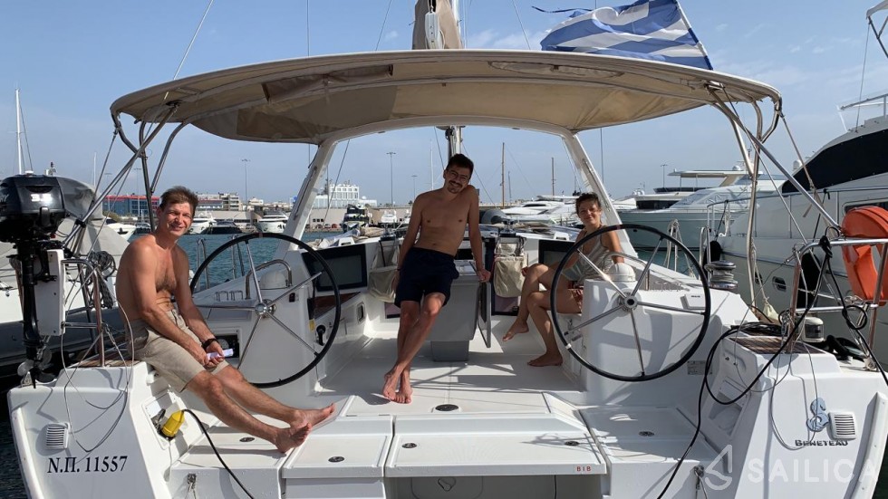 Oceanis 45 - Yacht Charter Sailica