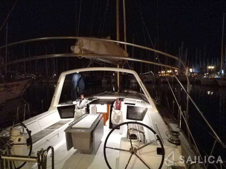 Oceanis 45 - Yacht Charter Sailica