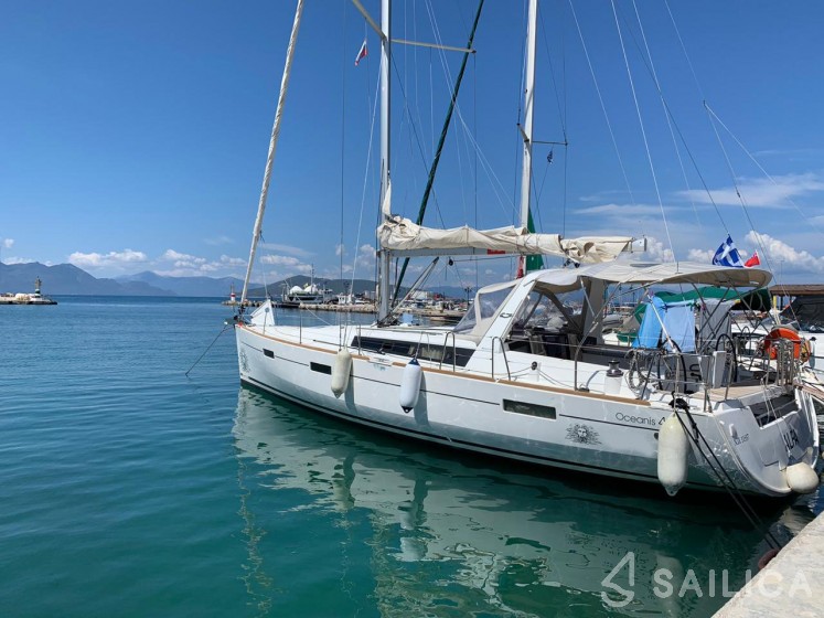 Oceanis 45 - Yacht Charter Sailica