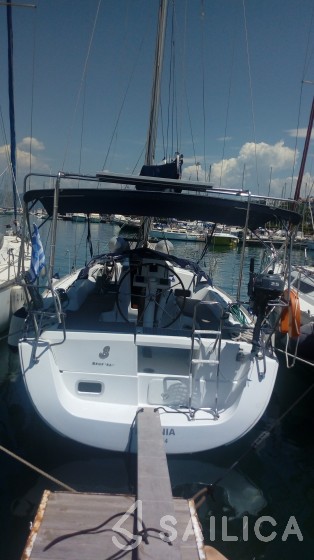Oceanis 31 - Yacht Charter Sailica