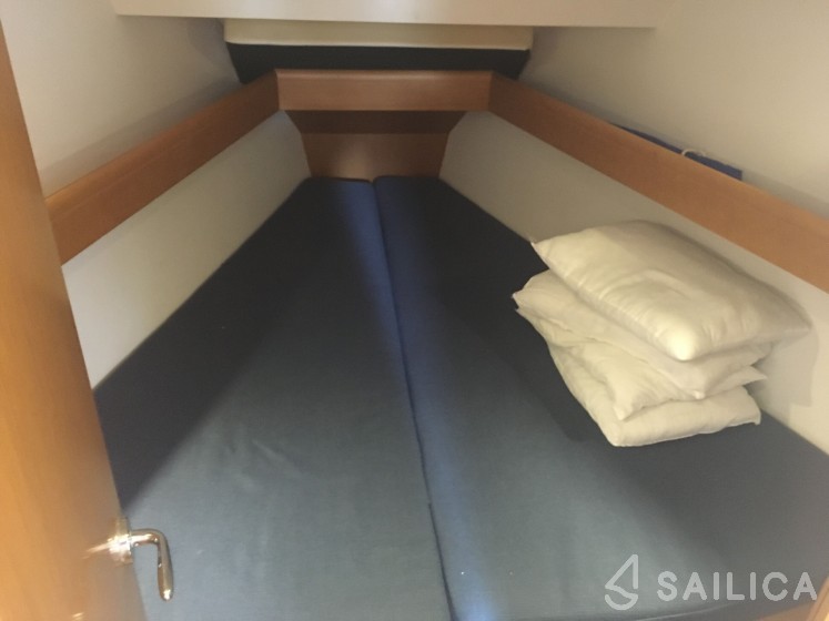Sun Odyssey 36i - Yacht Charter Sailica