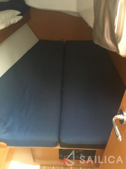 Sun Odyssey 36i - Yacht Charter Sailica