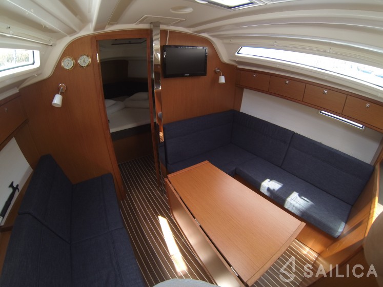 Bavaria Cruiser 37 - Yacht Charter Sailica