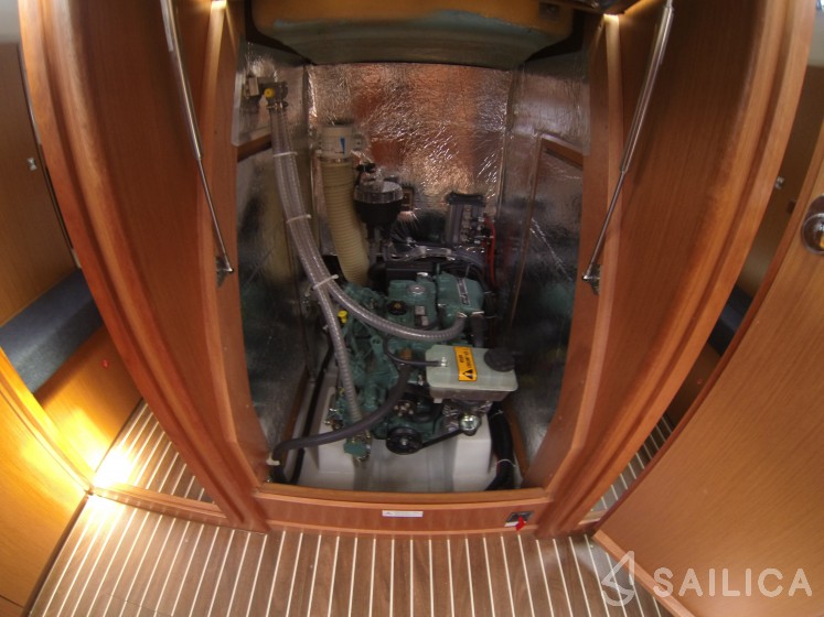 Bavaria Cruiser 37 - Yacht Charter Sailica