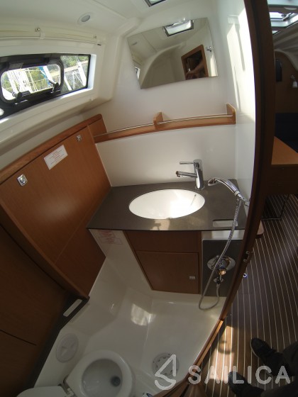 Bavaria Cruiser 37 - Yacht Charter Sailica