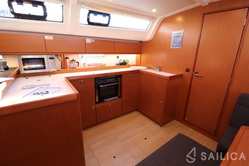 Bavaria 51 Cruiser - Yacht Charter Sailica