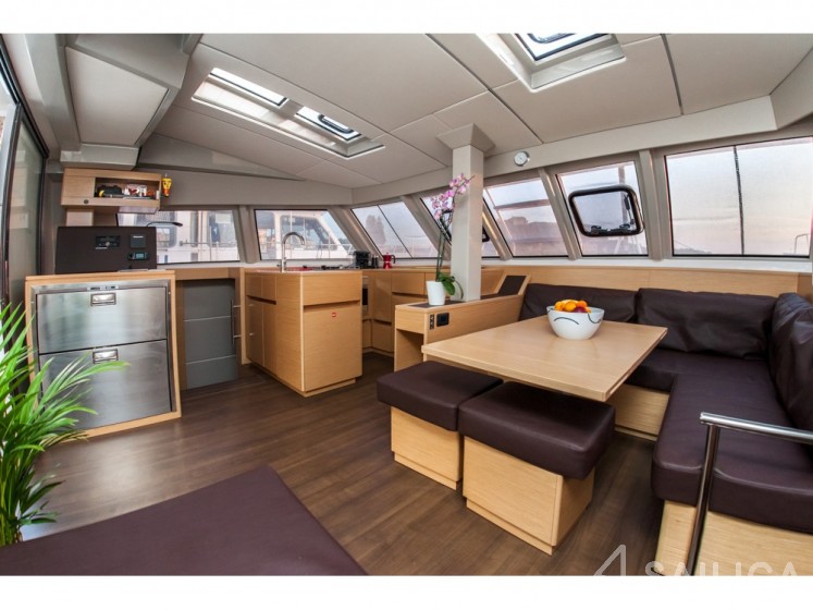 Nautitech 46 Fly - Yacht Charter Sailica