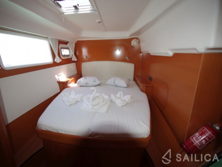Lagoon 440 - Yacht Charter Sailica
