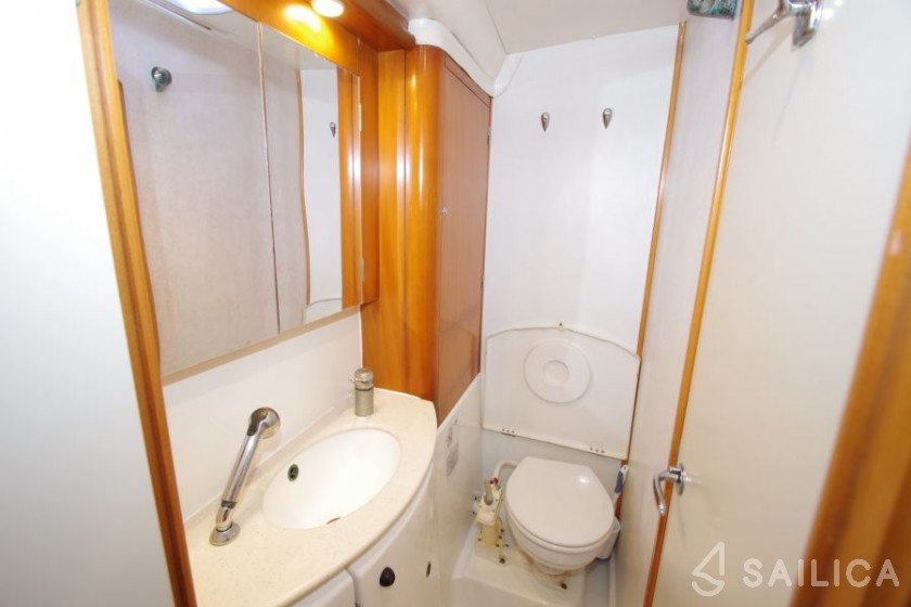 Lagoon 440 - Yacht Charter Sailica