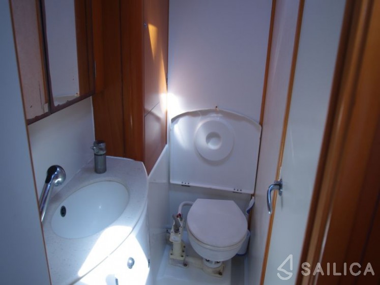 Lagoon 440 - Yacht Charter Sailica
