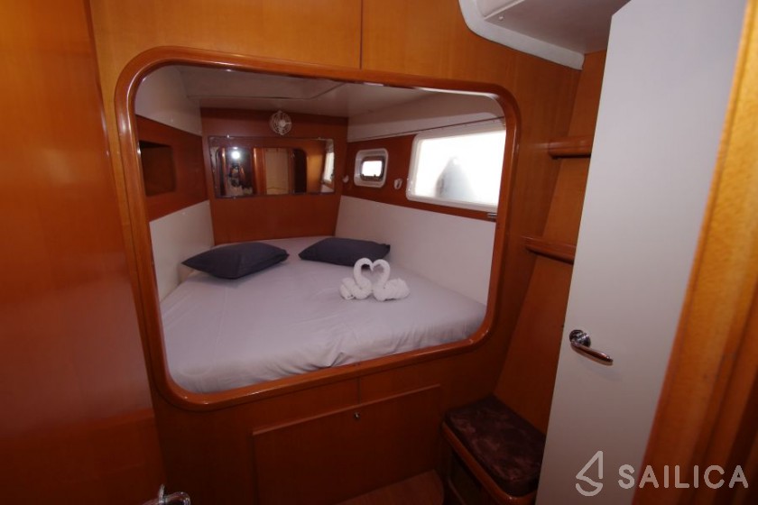Lagoon 440 - Yacht Charter Sailica