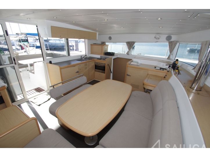 Lagoon 421 - Yacht Charter Sailica