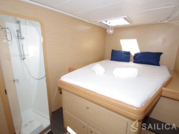 Lagoon 421 - Yacht Charter Sailica