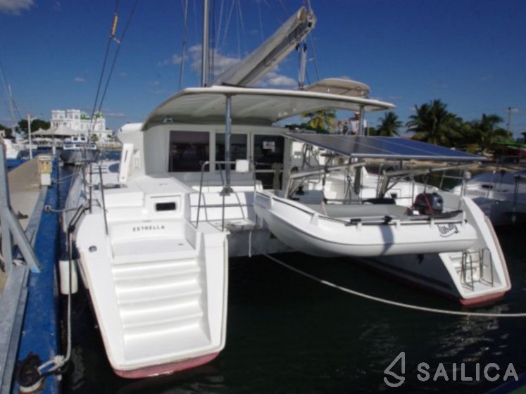 Lagoon 421 - Yacht Charter Sailica