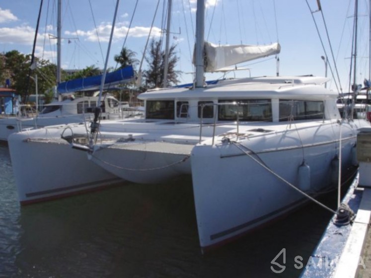 Lagoon 421 - Yacht Charter Sailica