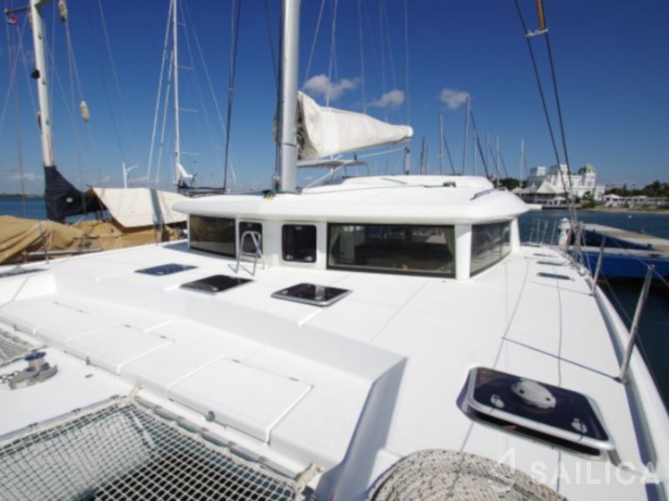 Lagoon 421 - Yacht Charter Sailica
