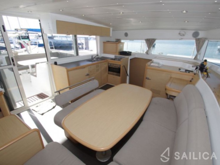 Lagoon 421 - Yacht Charter Sailica