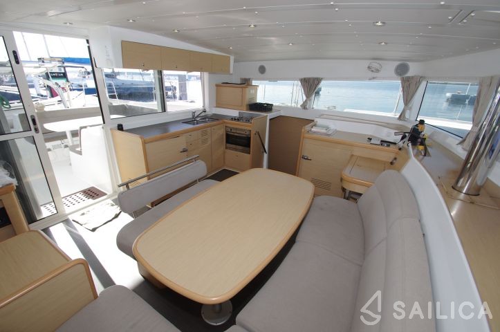 Lagoon 421 - Yacht Charter Sailica