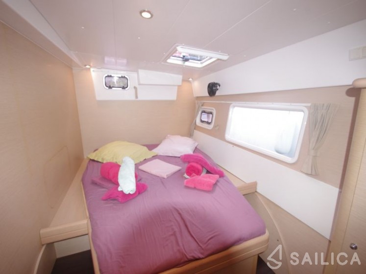 Lagoon 421 - Yacht Charter Sailica