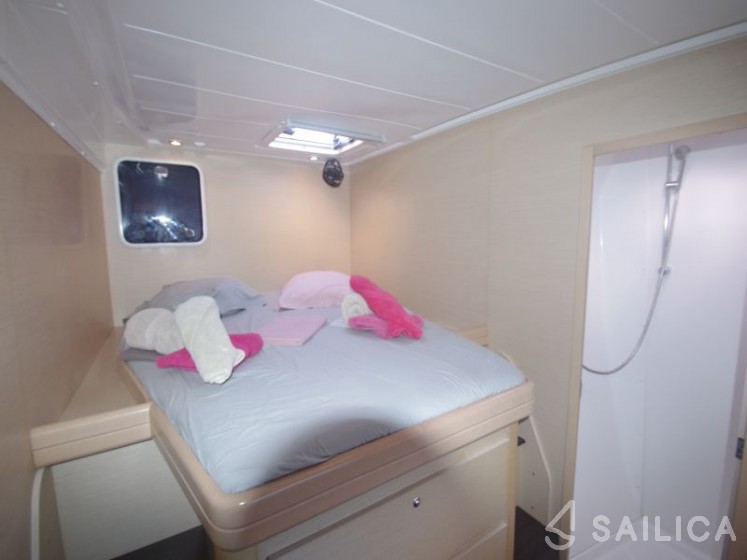 Lagoon 421 - Yacht Charter Sailica