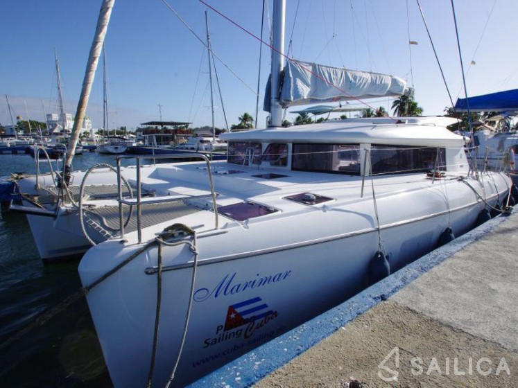 Lagoon 421 - Yacht Charter Sailica