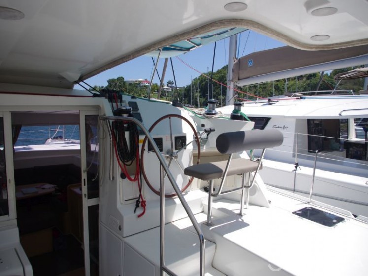Lagoon 421 - Yacht Charter Sailica