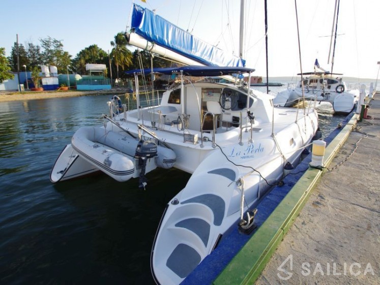 Athena 38 - Yacht Charter Sailica
