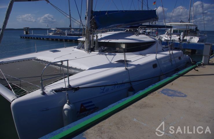 Athena 38 - Yacht Charter Sailica