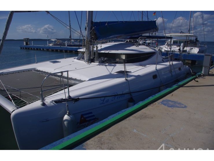 Athena 38 - Yacht Charter Sailica