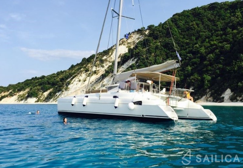 Athena 38 - Yacht Charter Sailica