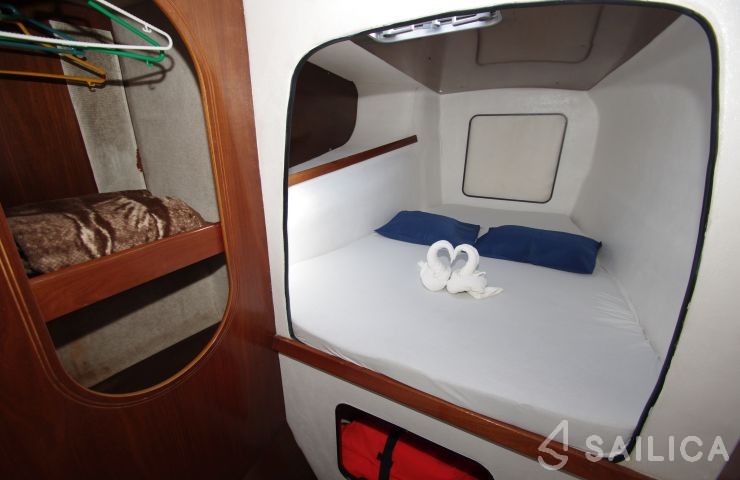 Athena 38 - Yacht Charter Sailica