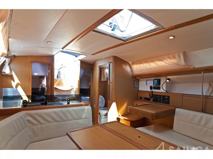 Sun Odyssey 39i - Yacht Charter Sailica