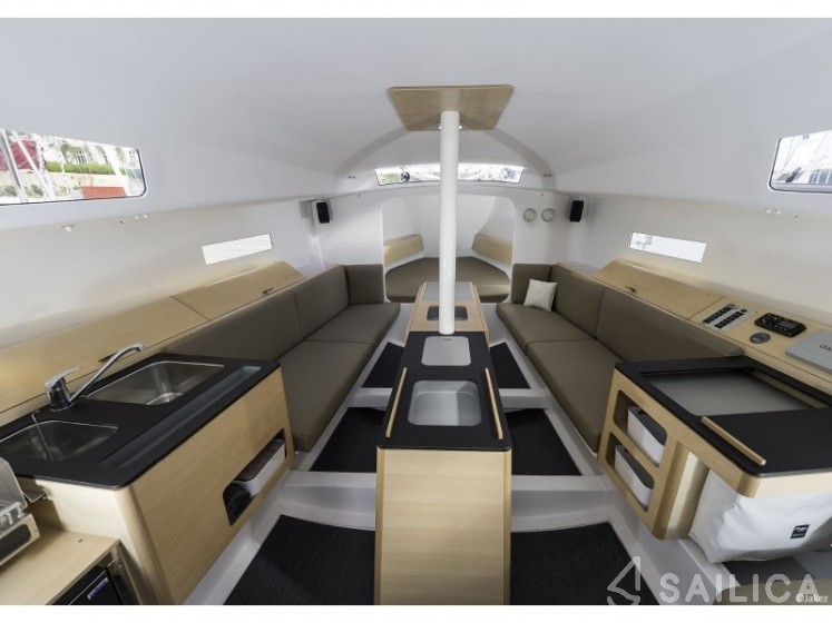 Pogo 30 - Yacht Charter Sailica