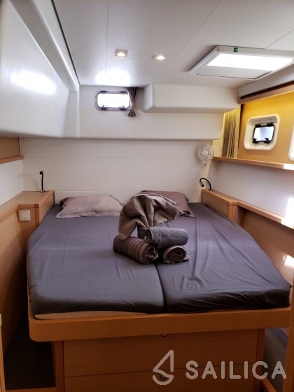 Lagoon 450 S - 4 + 2 cab. - Yacht Charter Sailica