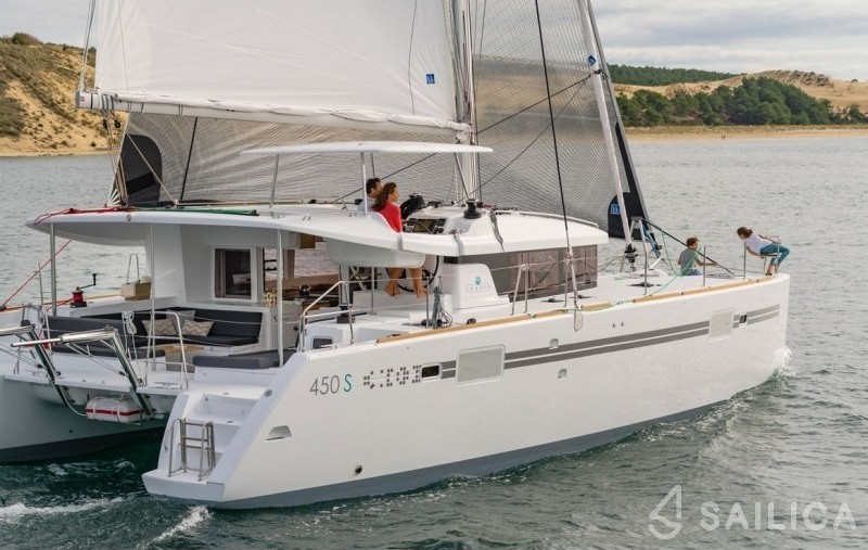 Lagoon 450 S - 4 + 2 cab. - Yacht Charter Sailica