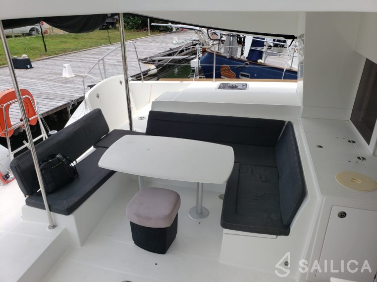 Lagoon 450 S - 4 + 2 cab. - Yacht Charter Sailica
