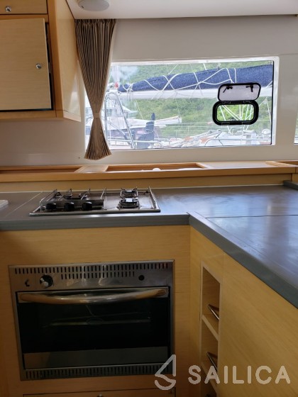 Lagoon 450 S - 4 + 2 cab. - Yacht Charter Sailica