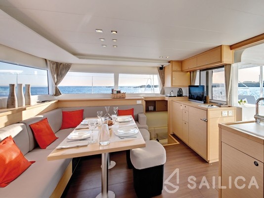Lagoon 450 S - 4 + 2 cab. - Yacht Charter Sailica
