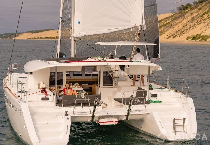 Lagoon 450 S - 4 + 2 cab. - Yacht Charter Sailica