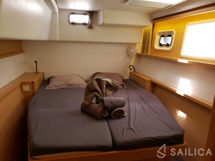 Lagoon 450 S - 4 + 2 cab. - Yacht Charter Sailica