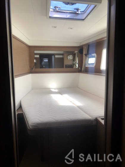 Lagoon 450 - Yacht Charter Sailica