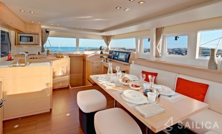 Lagoon 450 - Yacht Charter Sailica