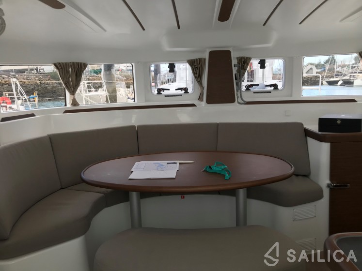 Lagoon 380 - Yacht Charter Sailica