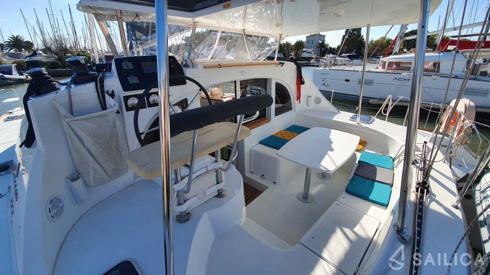 Lagoon 380 - Yacht Charter Sailica