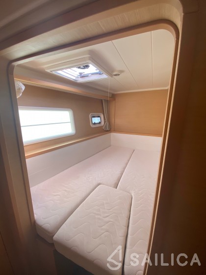 Lagoon 400 S2 - Yacht Charter Sailica
